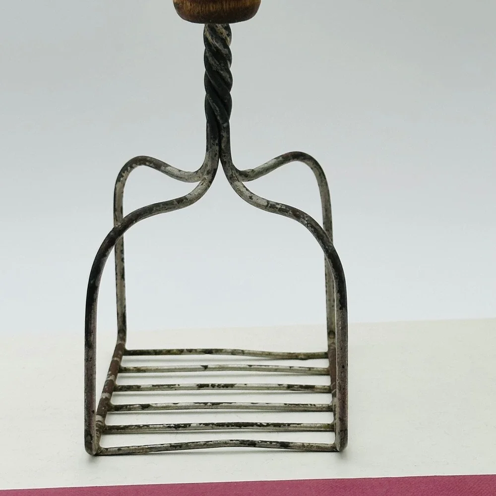 Vintage Primitive Potato‎ Masher Twisted Metal Wire Wood Handle Farmhouse Decor